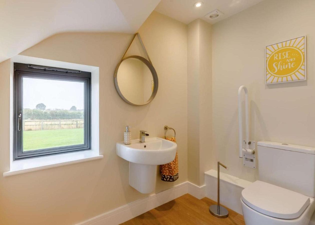 Fawn Cottage Disabled Adapted 3 Bedroom Hot Tub Coughton Kültér fotó